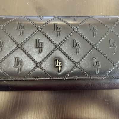 BNWT Laura Jones Black Embossed Purse (B24)