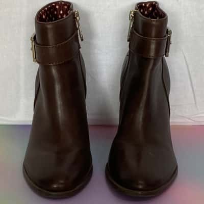 Tommy Hilfiger Womens  Size 7 Brown Leather Boots