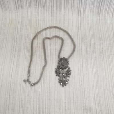 Stunning Silver Tone & Black Diamante Flower /Statement /Bib Style Necklace on Thick Silver Tone Snake Chain Necklace 