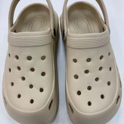Crocs Womens  Size 37 Beige 