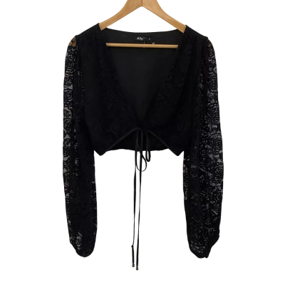 Ally Fashion Womens  Size 12 Cropped Top / Long Sleeve Top Black  / Floral 