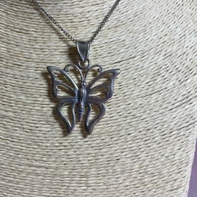 925 MARKED BUTTERFLY PENDANT ON A SILVER CHAIN