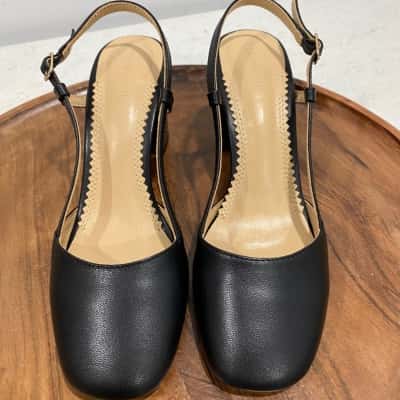 Florsheim Womens  Size 38 Black  Slingbacks 