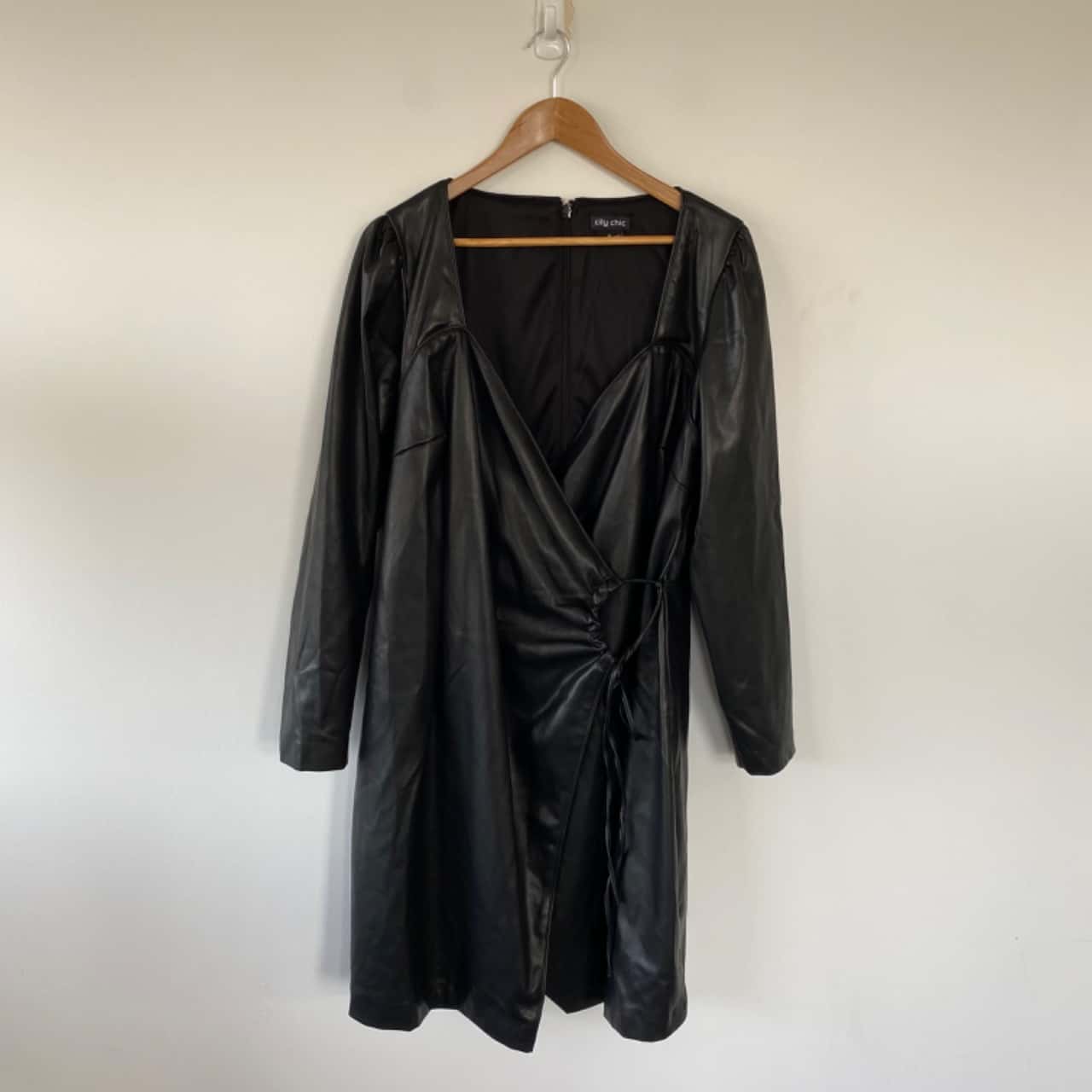 City Chic Black Leather Look Long Sleeve Wrap Mini Dress Size 18 / M / XXXL (s) City Chic Black Leather Look Long Sleeve Wrap Mini Dress Size 18 / M / XXXL (s)