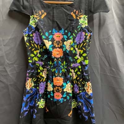White Suede By Jacqui Demkiw Womens Size 6 Black Floral Dress