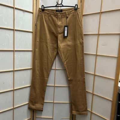 New With Tags MR SIMPLE Mens Size 34 Maxwell Slim Chino Pants Khaki