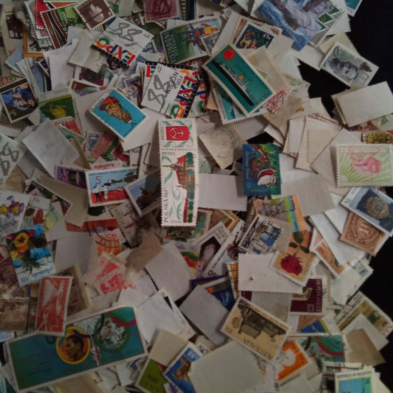 250 Grams Of Mixed World And Australian Stamps Off Paper So The Weight