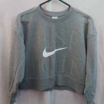Nike Womens  Size XS Cropped Jumper / Pullover Grey 