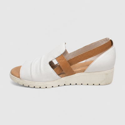 Django & Juliette White Leather Slingback Sandals – Size 38