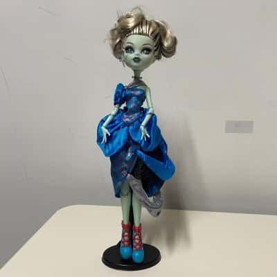 Scarily Ever After Threadarella Frankie Stein monster high doll