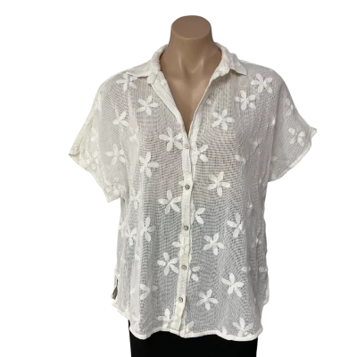 Cotton On Womens Size S White Woven / Embroidered Flowers Short Sleeve Shirt 