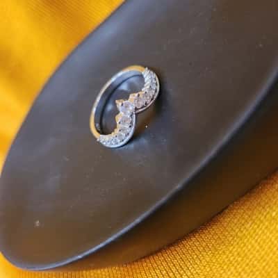 Ladies Silver Stamped 925 Ring w/ Clear Stones - EUC