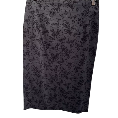 Forever New, Women’s Size 10, Black Paisley Pattern Skirt.