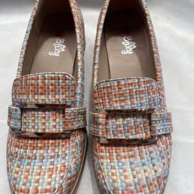 NEVER WORN I Love Billy Womens  Size 39 Flats Checked pattern 