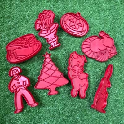 Vintage Tupperware Cookie Cutters x 8 