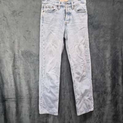 Levis Womens  Size 25 Straight Leg Jeans Blue 