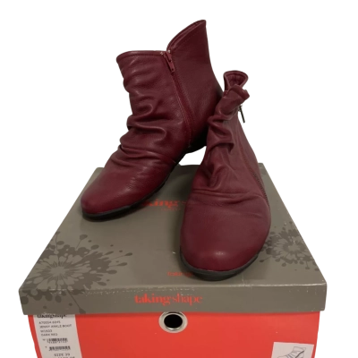 Taking Shape Womens  Size 39 / 8 Boots Red 