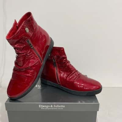 Django & Juliette  Womens  Size 39 Boots Red 