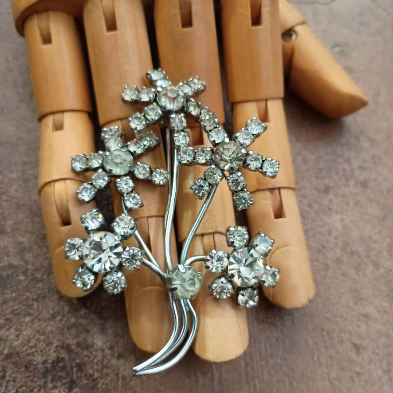Flower brooch #118