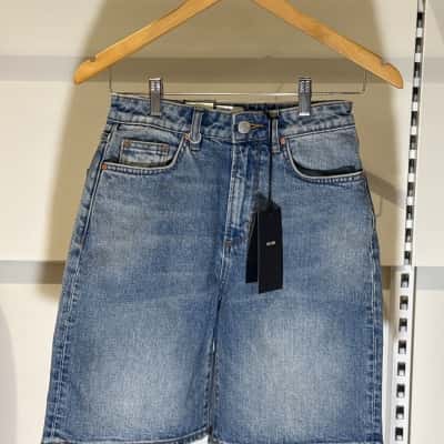 Neuw Womens Phobe Short Size 24 