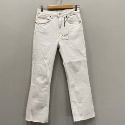 Zara Womens  Size 6 Cropped Mid Rise Jeans White 