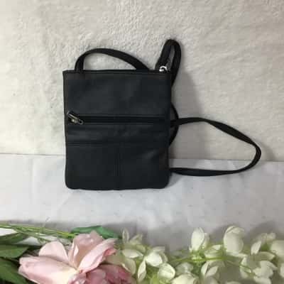  Womens Black Cross Body Bag 
