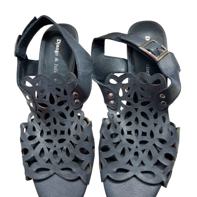 Django & Juliette  Women’s  Size 37 Sandals Blue *NEW NEVER WORN 