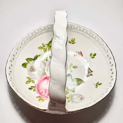 The England Collection Fine Bone China Roses Basket set in Gift Box
