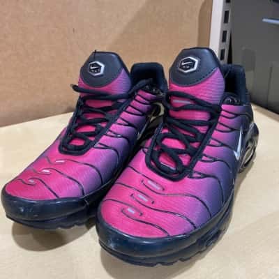 Nike Air TN Mens  Size 8.5 Black  / Pink  