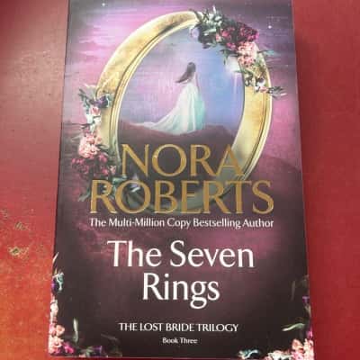The seven rings, Nora Roberts 