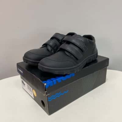  Harrison Kids Black Velcro Sneakers - size 5 /  235mm