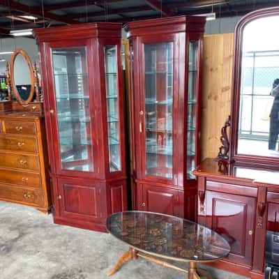 Wohlers display cabinets