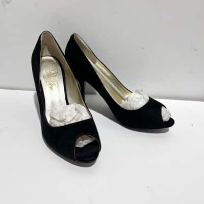  PeepToe Womens  Size 39 Heels Black  