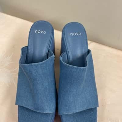 Novo Womens  Size 8 Heels / Wedges Blue 