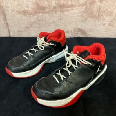 Jordan Max Aura 3 Bred Kids  Size US 5Y Shoes Black  / Red 