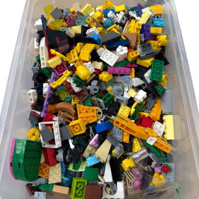 1 kilo of lego tub (9)