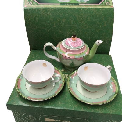 Maxwell Williams “Wicked” 5 piece tea set new in box