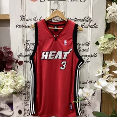 NBA Brand! BASKETBALL JERSEY VEST! CHAMPION MIAMI HEAT TEAM! MARQUEE PLAYER DWAYNE WADE NO; 3!! Mens  Size XXXL Jersey Black  / Pattern / Red 