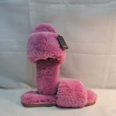 Country Road Womens  Size 41 Pink  slippers
