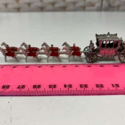 LESNEY MINIATURE QUEEN ELIZABETH II CORONATION COACH