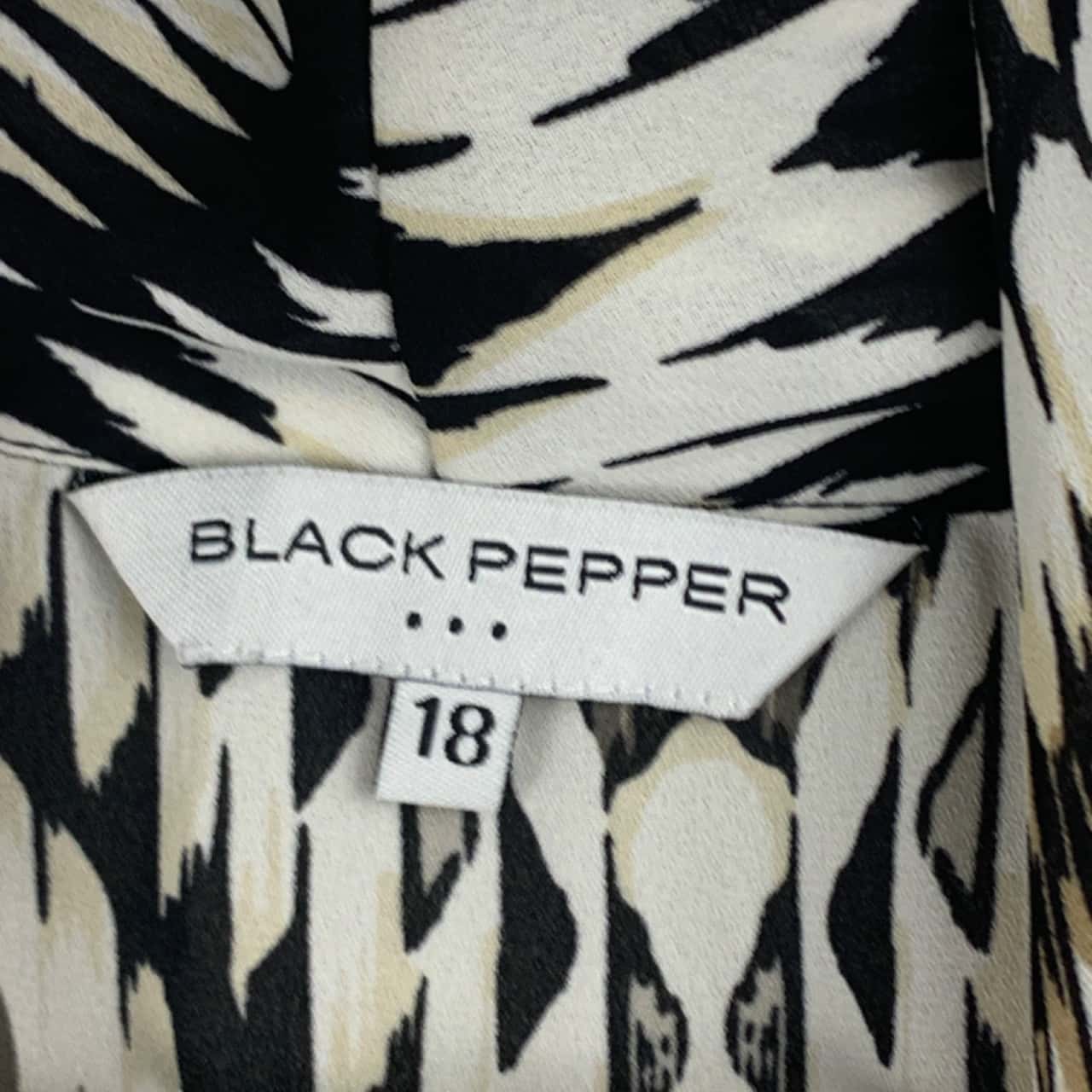 Black Pepper Womens Size 18 Sheer Open Jacket Animal print / Black (s)