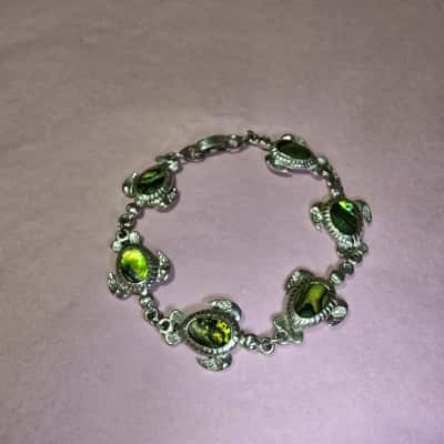  Womens Turtle Bracelet - Paua shell