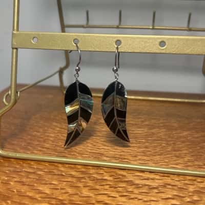 Mother of pearl feather earrings 