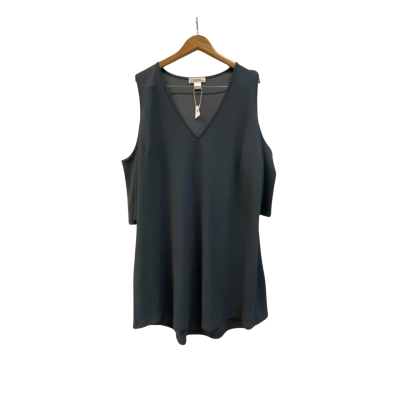  Womens  Size L Navy Blue Refinity top