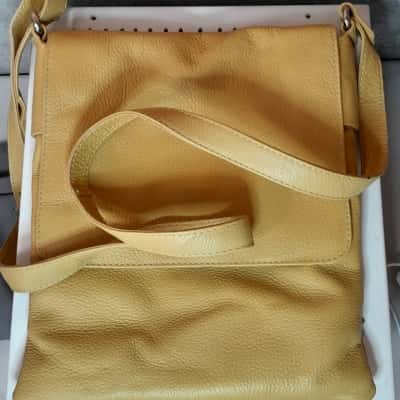 Manzoni Cross Body Bag Mustard 