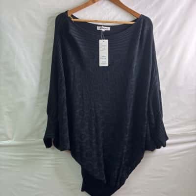  Blockout Womens  Size M/L Poncho Black  