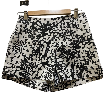Zara Womens  Size S Shorts Black  / Pattern / White 
