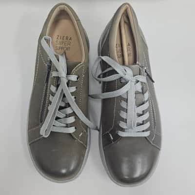 Ziera Womens  Size 37  runners