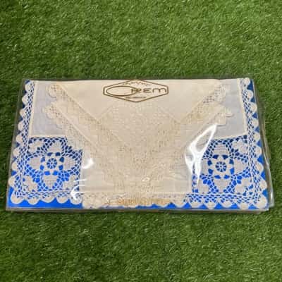 Vintage Orem 4 x White Lace Serviettes In Original Blue Box