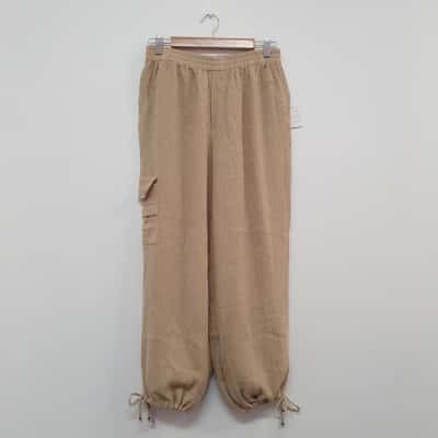 Maurie & Eve Women's Size 10 Everywhere We Go Pant Beige - New With Tags 